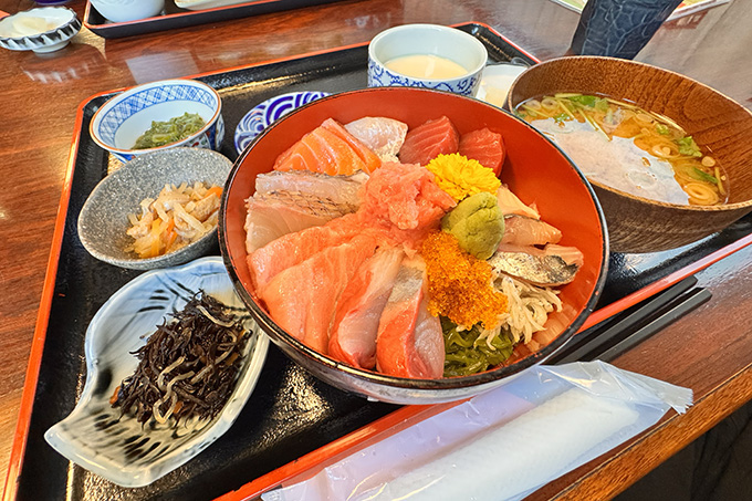 魚処 とう賀｜絶品の海鮮丼食べたくないですか？【盛岡市長橋町】